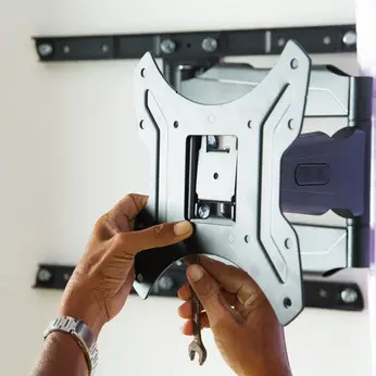 handyman-tv-wall-mount-hands